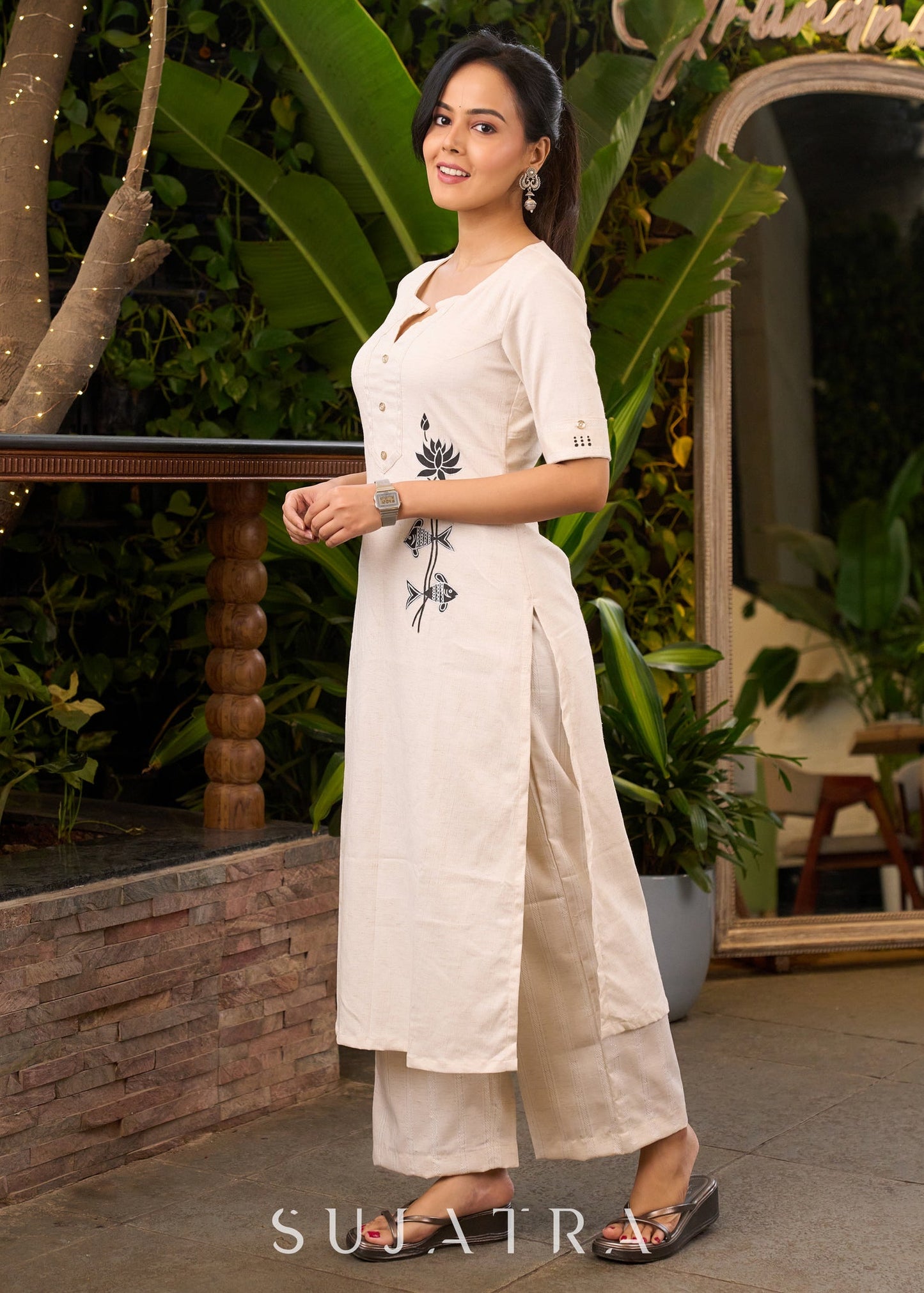 Off-White Cotton Kurta with Hand Painted Motif on One Side - Pant Optional