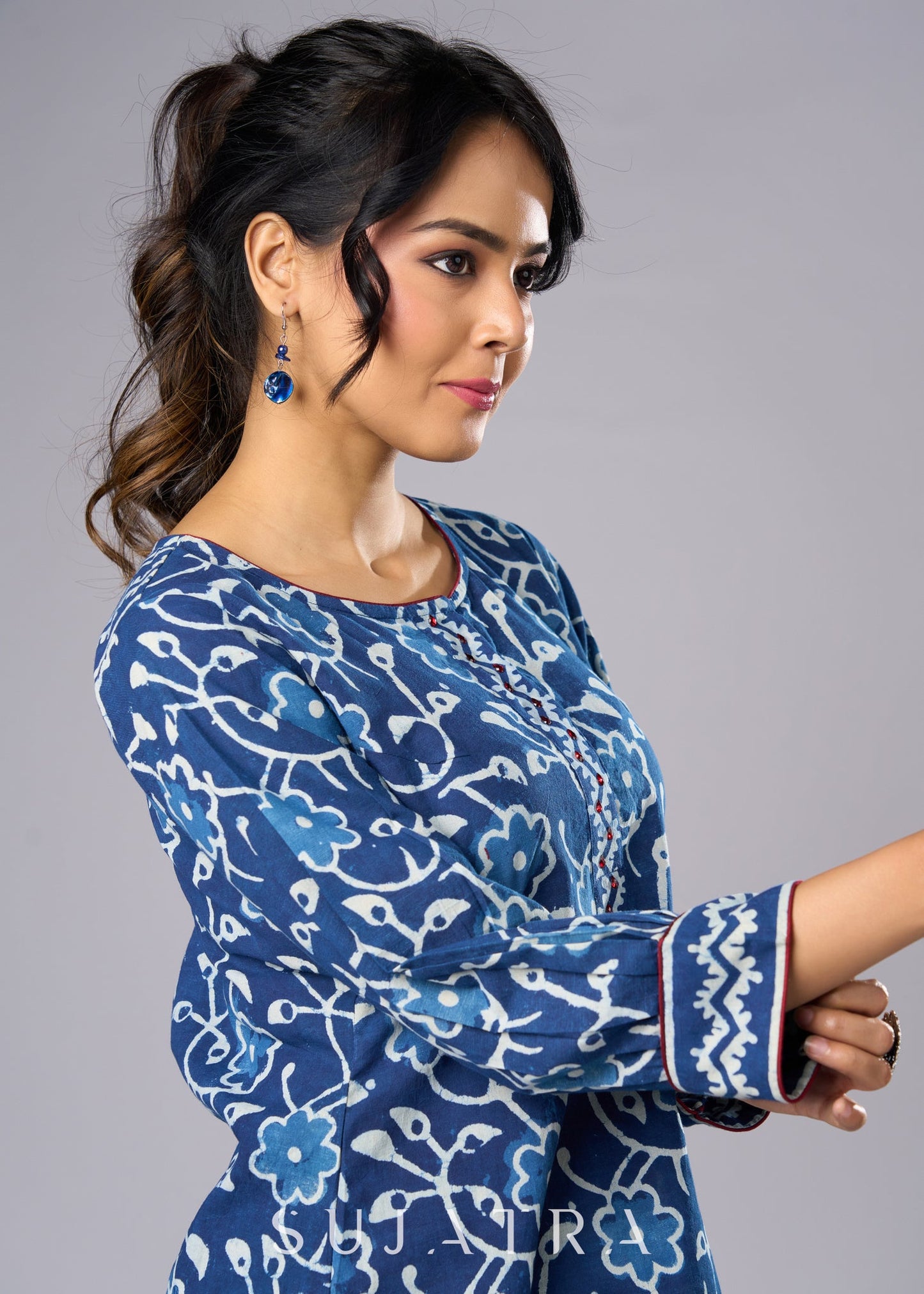 Stylish Indigo Cotton Tunic with A Flattering Silhouette Pant Additional