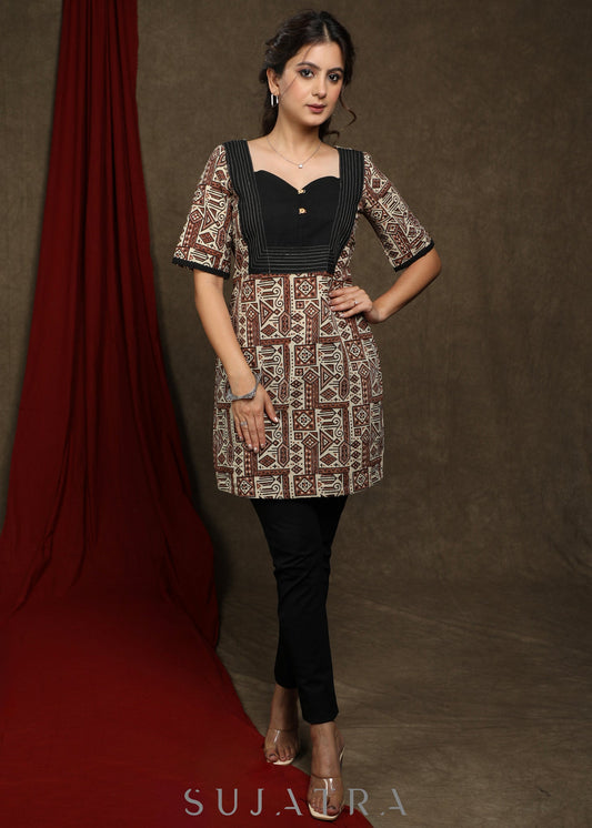 Trendy printed cotton Tunic with threadwork on black yoke