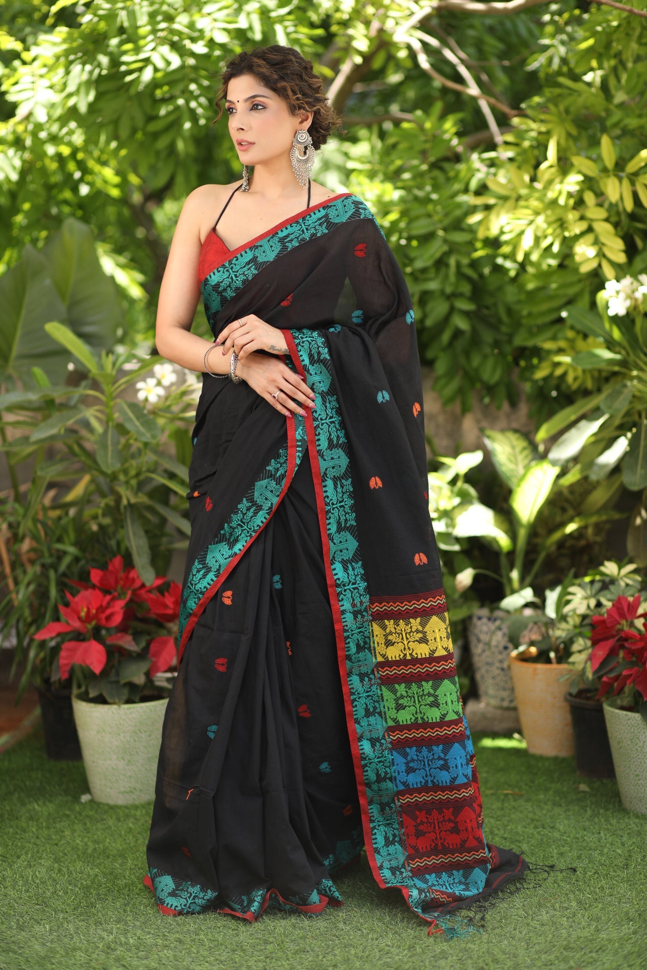 Comfortable Black Cotton Jamdani Saree with Elephant Motif