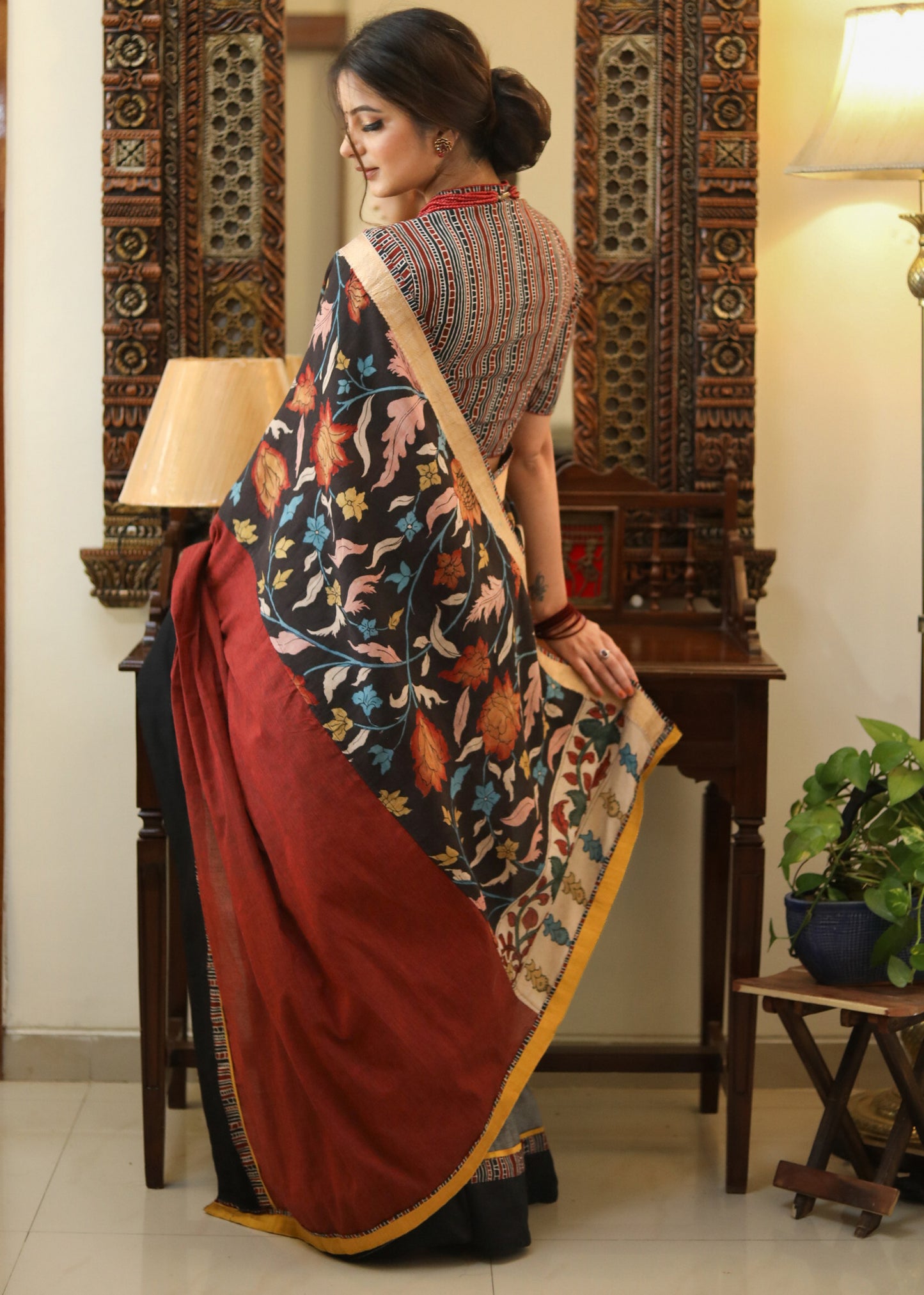 Smart grey Cotton saree with beautiful Madhubani Pallu and black border