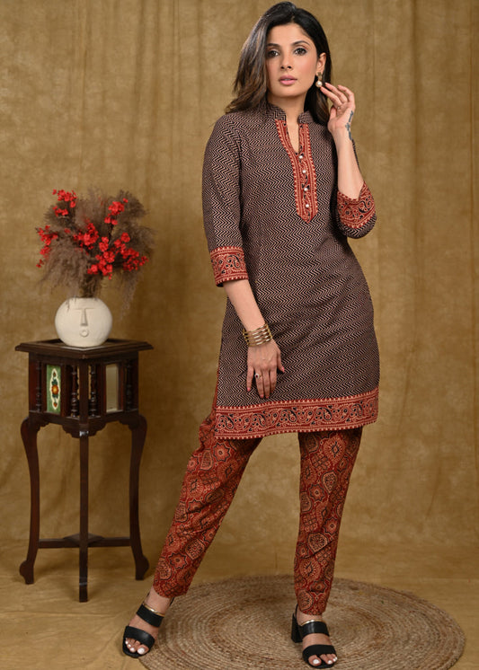 Trendy Black Zigzag Cotton Tunic with Ajrakh Border