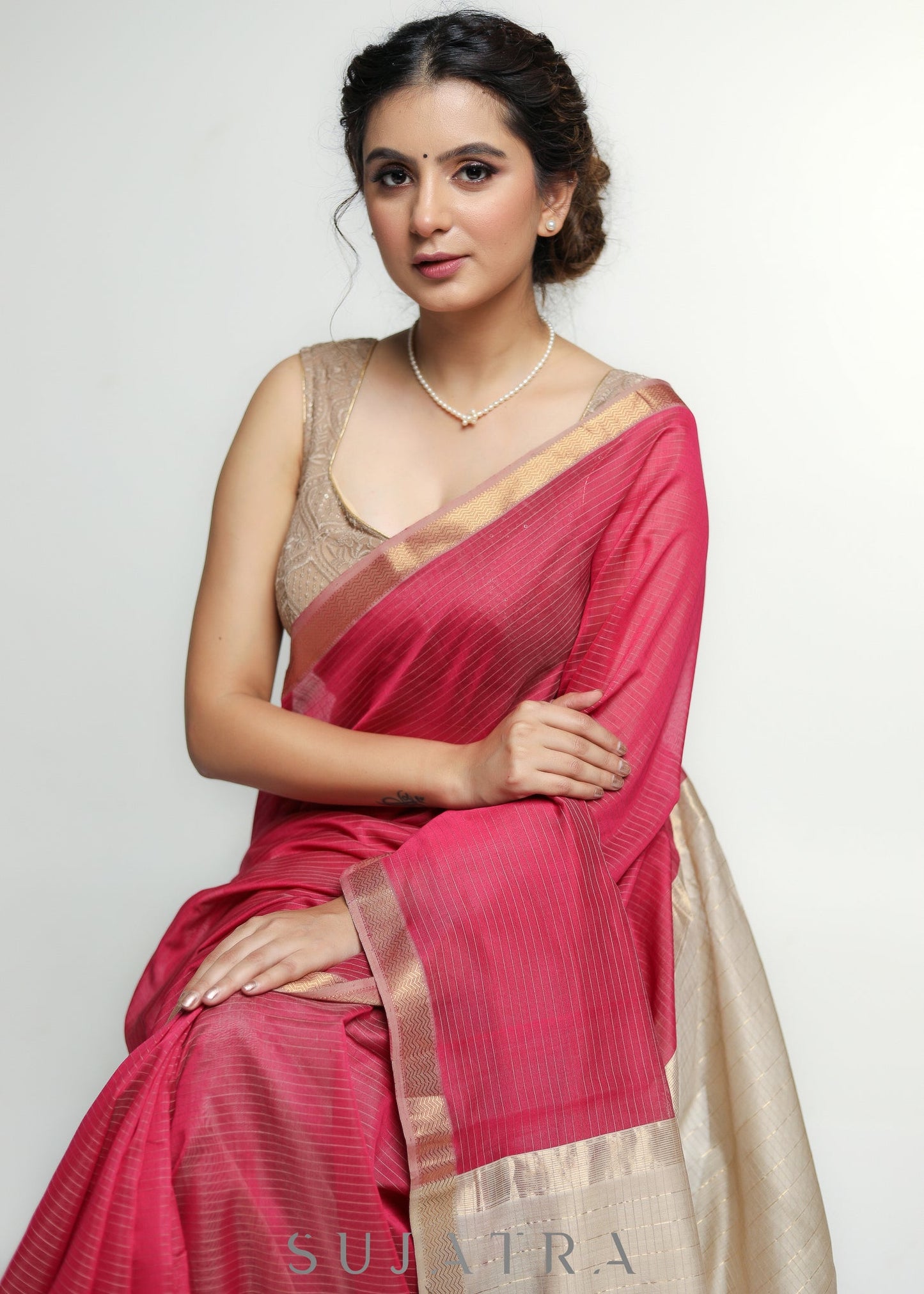 Classy Pink Pure Maheshwari Saree with Zari Border & Cream Pallu